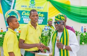Students in spelling bee competition